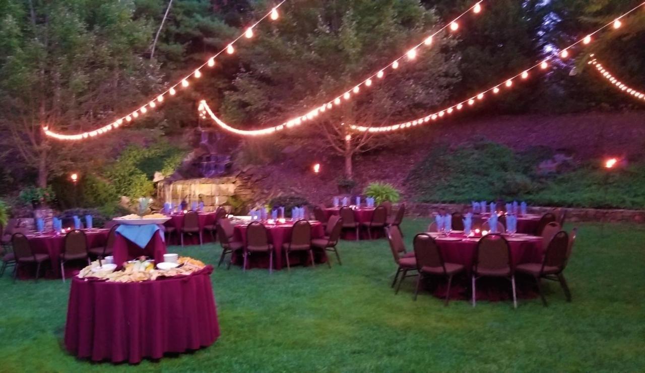 The Lodge At Flat Rock Exterior photo