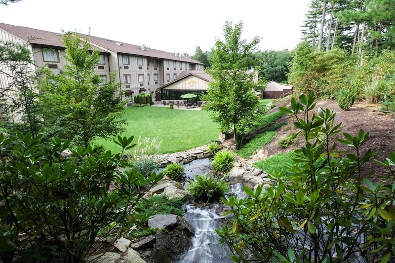 The Lodge At Flat Rock Exterior photo